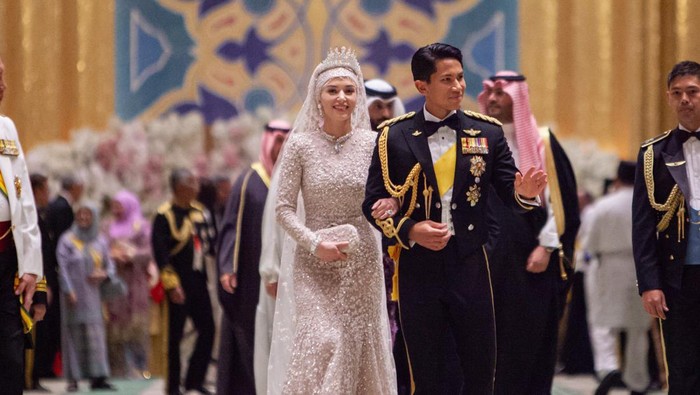 Outfit Keluarga Kerajaan Brunei di Pernikahan Pangeran Mateen