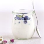Minum Yoghurt Sebelum atau Sesudah Makan, Lebih Baik Mana?