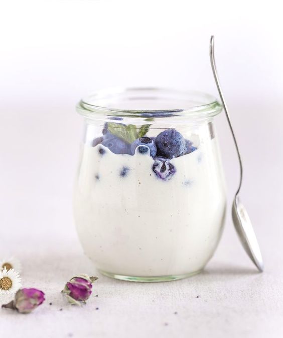 Minum Yoghurt Sebelum atau Sesudah Makan, Lebih Baik Mana?