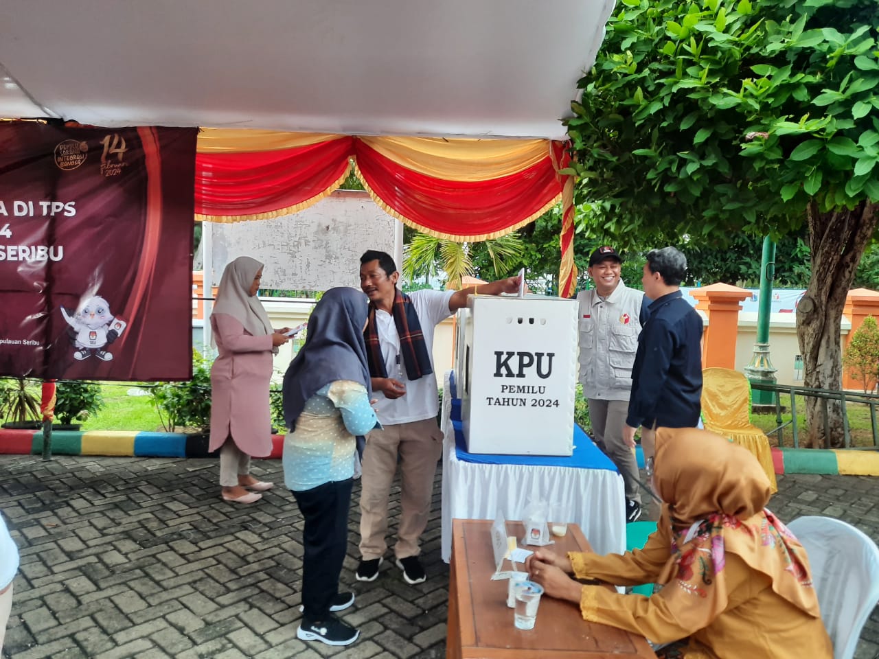 Hanya Indonesia dan Kamboja Menggunakan Paku Saat Pemilu