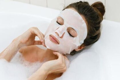 5 Kesalahan Saat Mengenakan Sheet Mask yang Sering Dilakukan