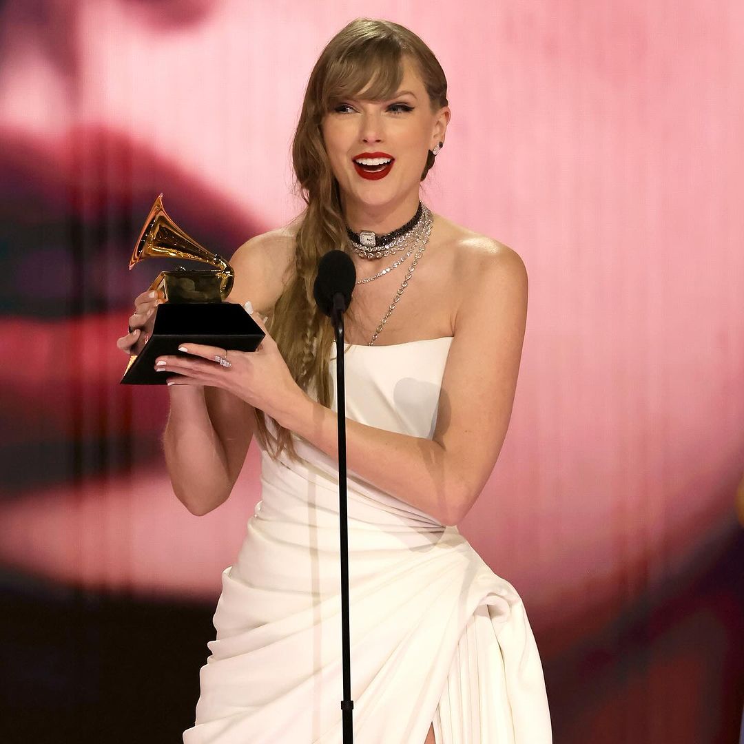 Taylor Swift Bagikan Track List 'The Tortured Poets Department'