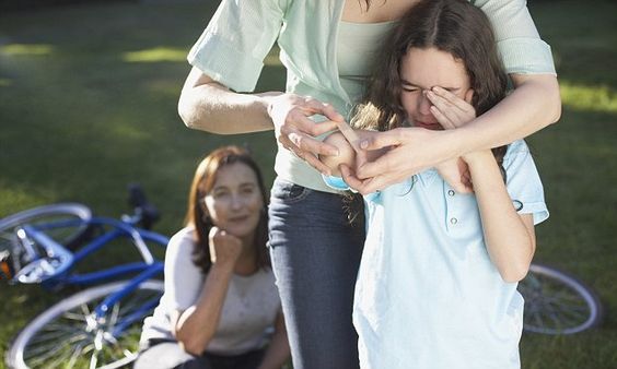5 Cara Mengatasi Luka Lecet Anak agar Tidak Infeksi