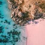 Pink Beach Pulau Padar Masuk 20 Pantai Terbaik Dunia