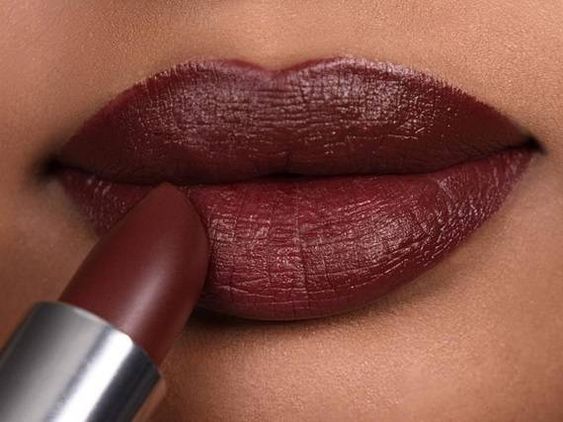 5 Rekomendasi Shade Lip Cream untuk Bibir Gelap