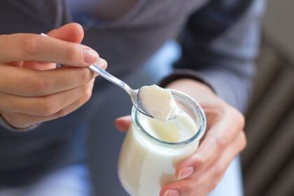 Waktu Terbaik Minum Yogurt, Sebelum atau Sesudah Makan?