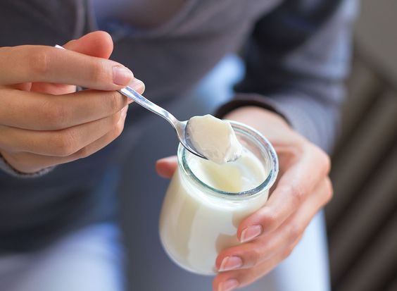 Waktu Terbaik Minum Yogurt, Sebelum atau Sesudah Makan?