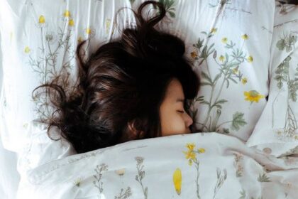Mengenal Hurkle-Durkling, Tren Tidur Skotlandia yang Viral