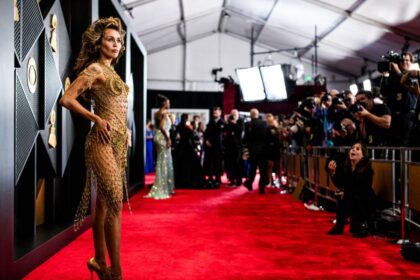 Deretan Gaun Miley Cyrus di Grammy Awards