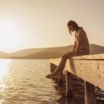 5 Zodiak yang Gampang Homesick Ketika di Perantauan