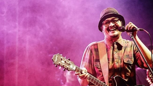 Vokalis Band Sore Ade Paloh Meninggal Dunia