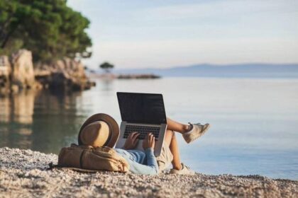 7 Tips Traveling Aman buat Perempuan, Harus Selalu Waspada!