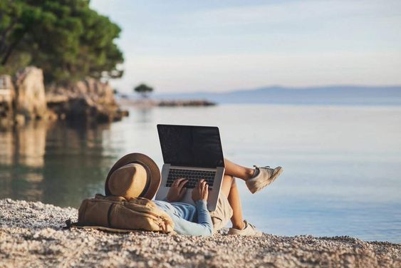 7 Tips Traveling Aman buat Perempuan, Harus Selalu Waspada!