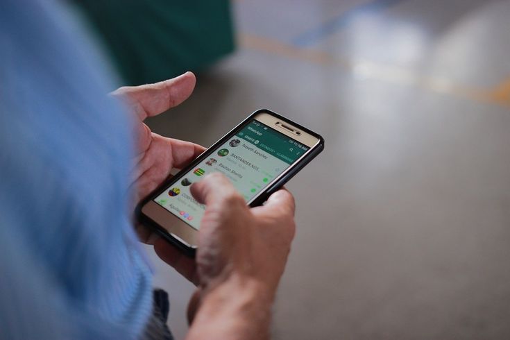 Cara Blur Tampilan WhatsApp Supaya Tak 'Diintip' Orang Lain!