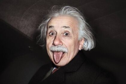 5 Kebiasaan Albert Einstein yang Tak Terduga