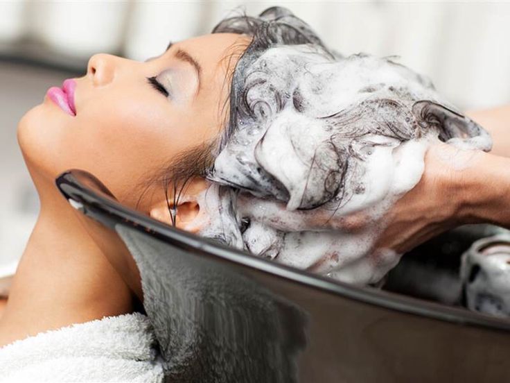 7 Kesalahan Mencuci Rambut yang Sering Dilakukan