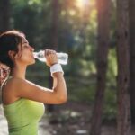 5 Kesalahan saat Minum Air Putih yang Berakibat Fatal Bagi Tubuh