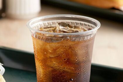 Alasan Tidak Boleh Minum Es Teh Saat Buka Puasa