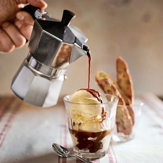 Tips Menikmati Es Krim di Musim Hujan