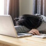10 Tips Mengatasi Rasa Ngantuk di Tempat Kerja Saat Berpuasa