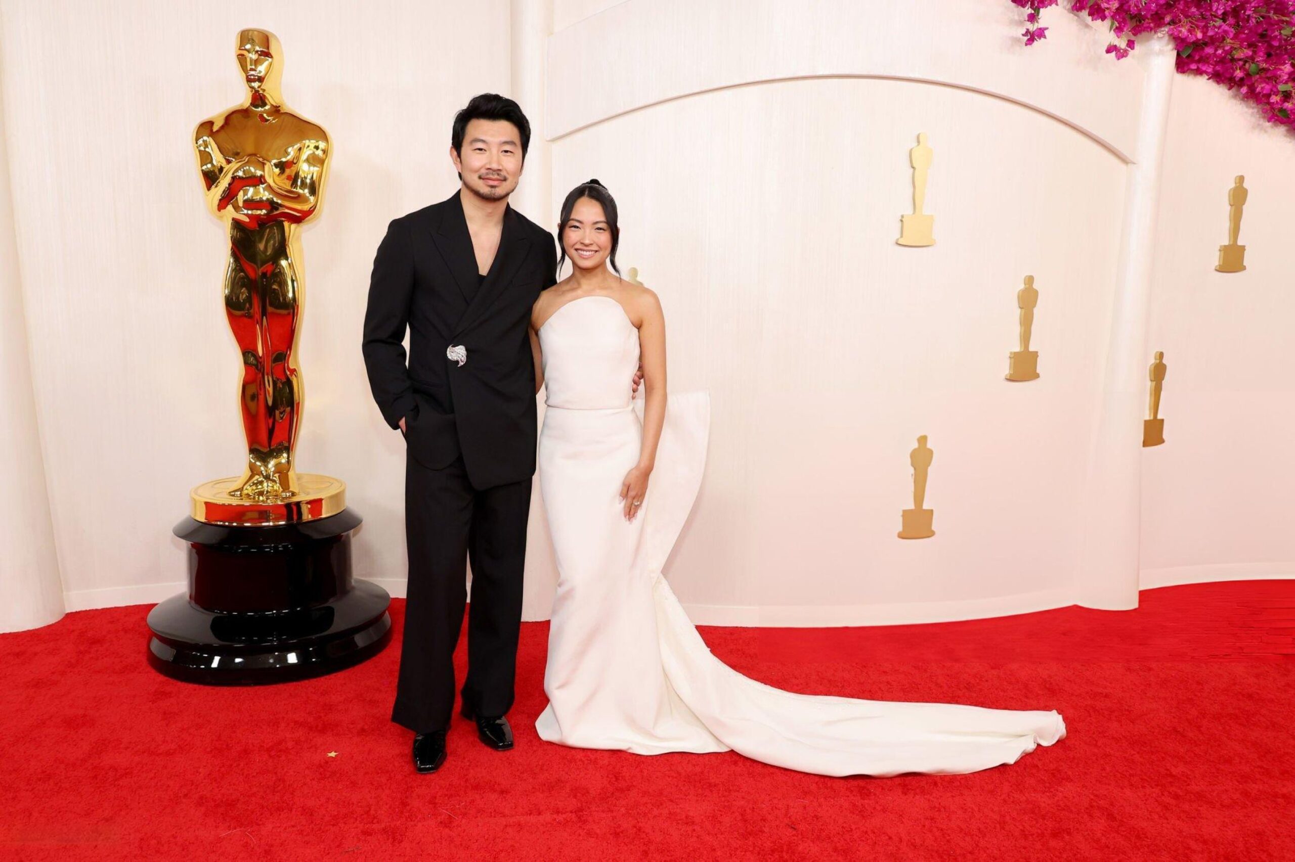 Gaya Pasangan Artis Paling Romantis di Piala Oscar 2024
