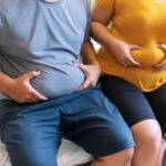 4 Kebiasaan Makan yang Bisa Bikin Perut Buncit, Mulai Hindari!