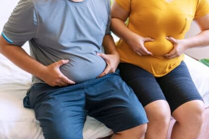4 Kebiasaan Makan yang Bisa Bikin Perut Buncit, Mulai Hindari!