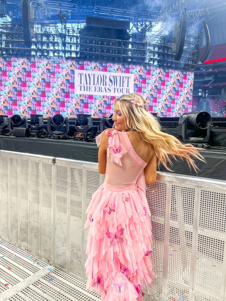 Ide Outfit Nonton Konser Taylor Swift di Singapura