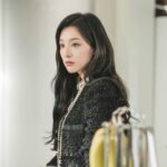 7 Gaya Memukau Kim Ji Won Anak Konglomerat di Queen of Tears