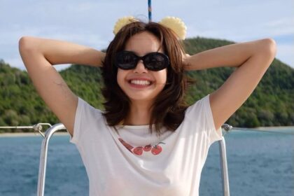 Inspirasi Outfit Liburan ke Pantai dari Para Selebriti Korea!