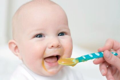 5 Kombinasi Makanan dan Minuman yang Berbahaya untuk Bayi
