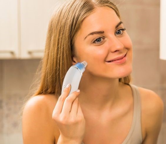 Amankah Angkat Sebum di Wajah Pakai Alat Penyedot Komedo?
