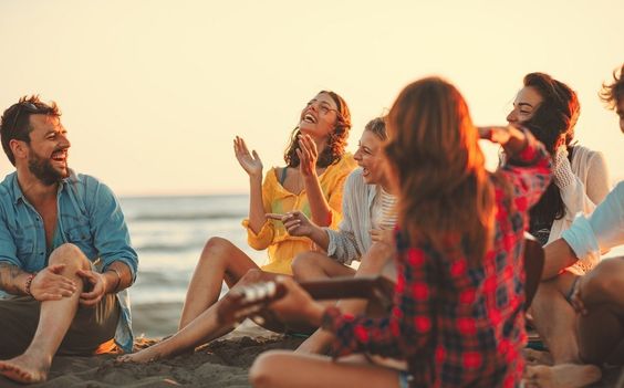 3 Zodiak Selalu Dapatkan Teman Baru, Gak Ragu Pergi Sendiri!