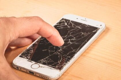 7 Tanda HP dan Laptop Mau Meledak, Kamu Wajib Tahu!