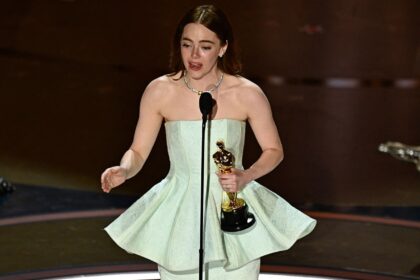Louis Vuitton Mendapat Serangan Imbas Gaun Emma Stone Rusak