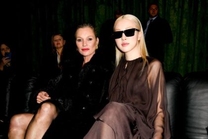 Gaya 4 Member BLACKPINK di Paris Fashion Week 2024