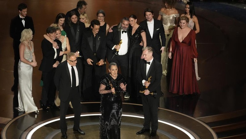 Daftar Pemenang Piala Oscar 2024, Oppenheimer Borong Piala!
