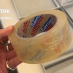 Gelang Agak Lain Balenciaga Persis Lakban Seharga Rp50 Jutaan