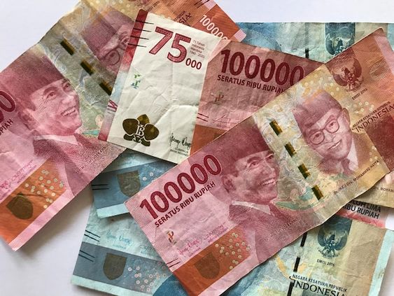 Alokasi yang Tepat untuk Bagi-bagi THR ke Sanak Saudara