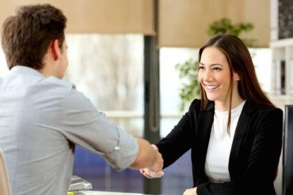 7 Kesalahan Bahasa Tubuh saat Interview Kerja, Jarang Disadari!