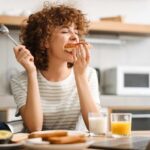 7 Tanda Kamu Terlalu Banyak Konsumsi Makanan Manis