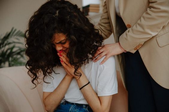 5 Cara Mengatasi 'Childhood Trauma' untuk Kesehatan Mental