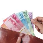 Awal Mula Tradisi Bagi-bagi Uang THR Saat Lebaran di Indonesia