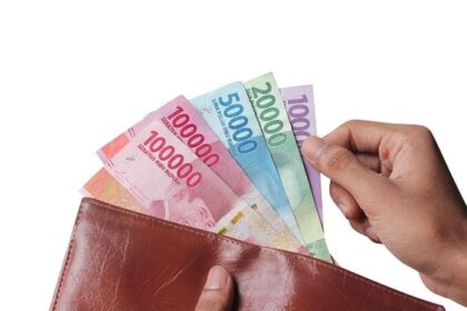 Awal Mula Tradisi Bagi-bagi Uang THR Saat Lebaran di Indonesia