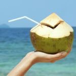 Efek Samping Orang Sakit Minum Air Kelapa
