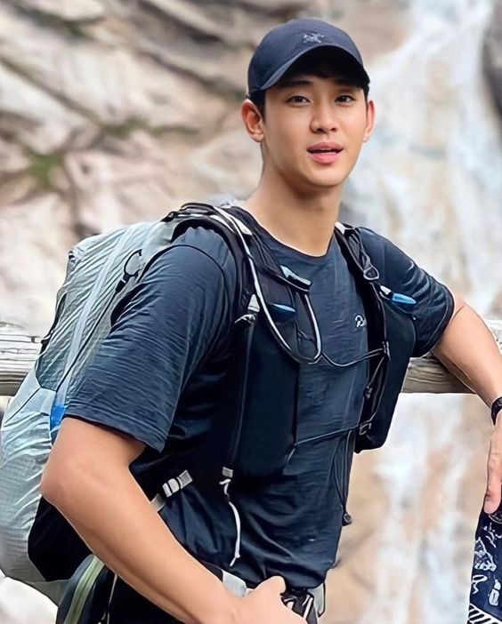 Perjalanan Karier Kim Soo Hyun hingga Jadi Aktor Korea Termahal