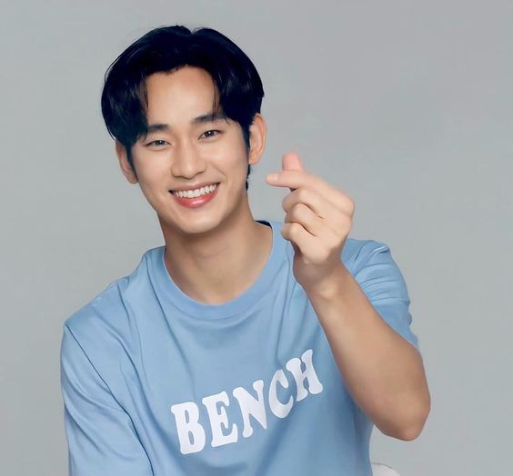 Alasan Kim Soo Hyun Jadi Pilihan Penulis Drakor 'Queen of Tears'