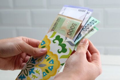 Hukum Memakai Uang THR Lebaran Anak Menurut Islam