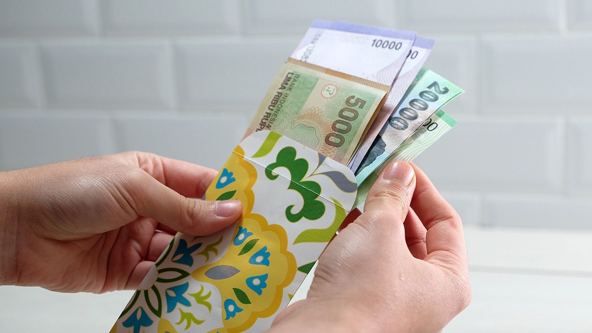 Hukum Memakai Uang THR Lebaran Anak Menurut Islam