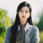 Outfit Kim Ji Won di Queen of Tears Harganya Bikin Melongo